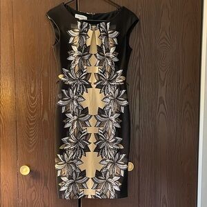 Dressbarn petites. Sleeveless black and beige floral dress. Size 4P